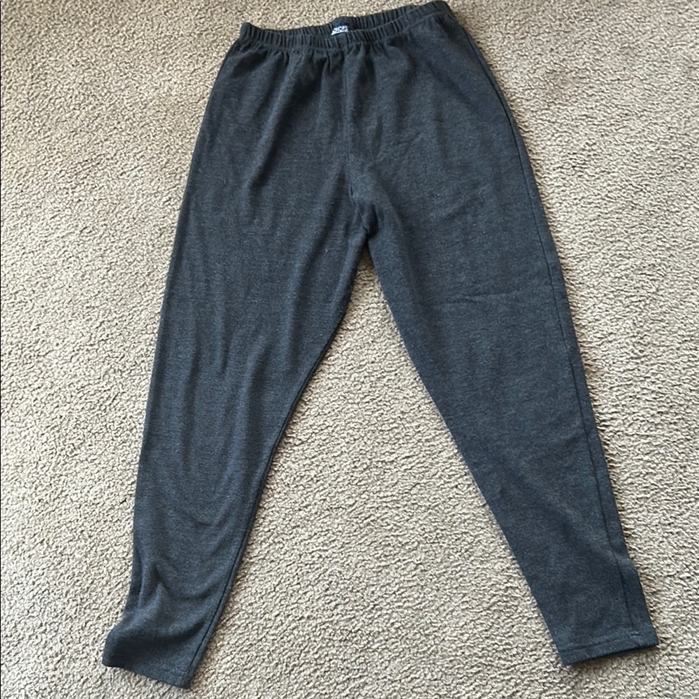 DARK GRAY LEGGINGS